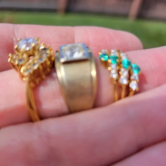 3 Costume Jewelry Rings & Faux Crystal Ring Holder Dish ~ Faux Diamonds! - Picture 8 of 16